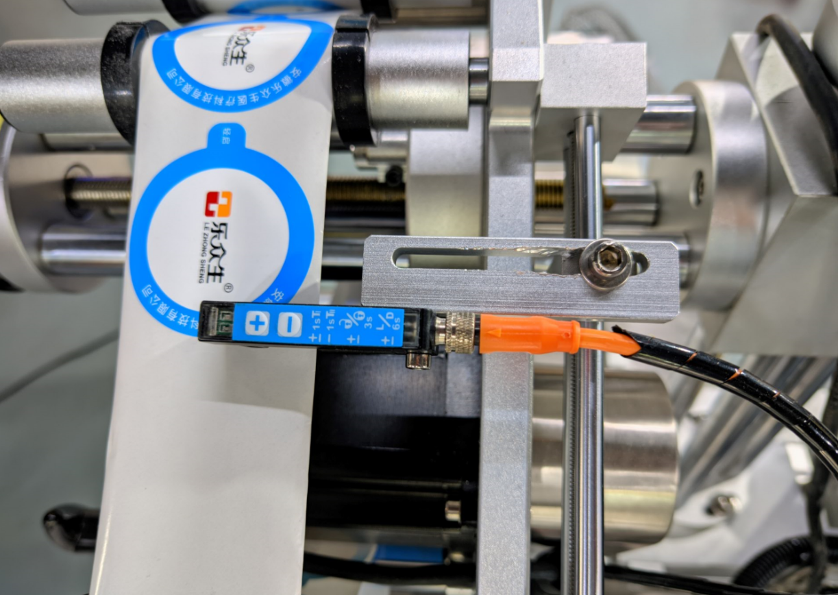 Skyone Automatic Desktop Film Rolling Label Machine for Labels Films Tapes