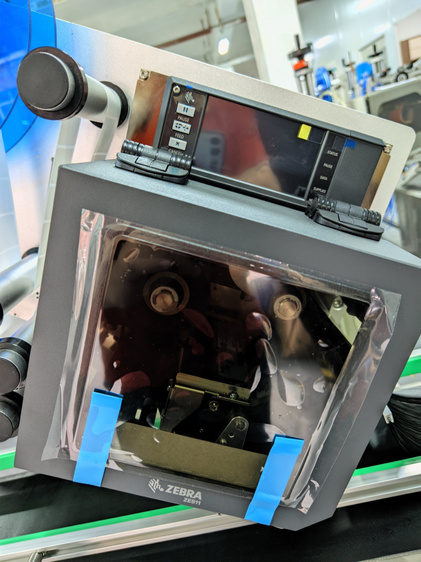 SKYONE-870ZP-P Автоматическая настольная этикетировочная машина для сумок с плоской поверхностью принтера