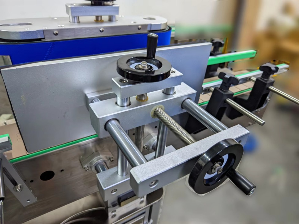 Fully automatic rolling labeling machine Wheel